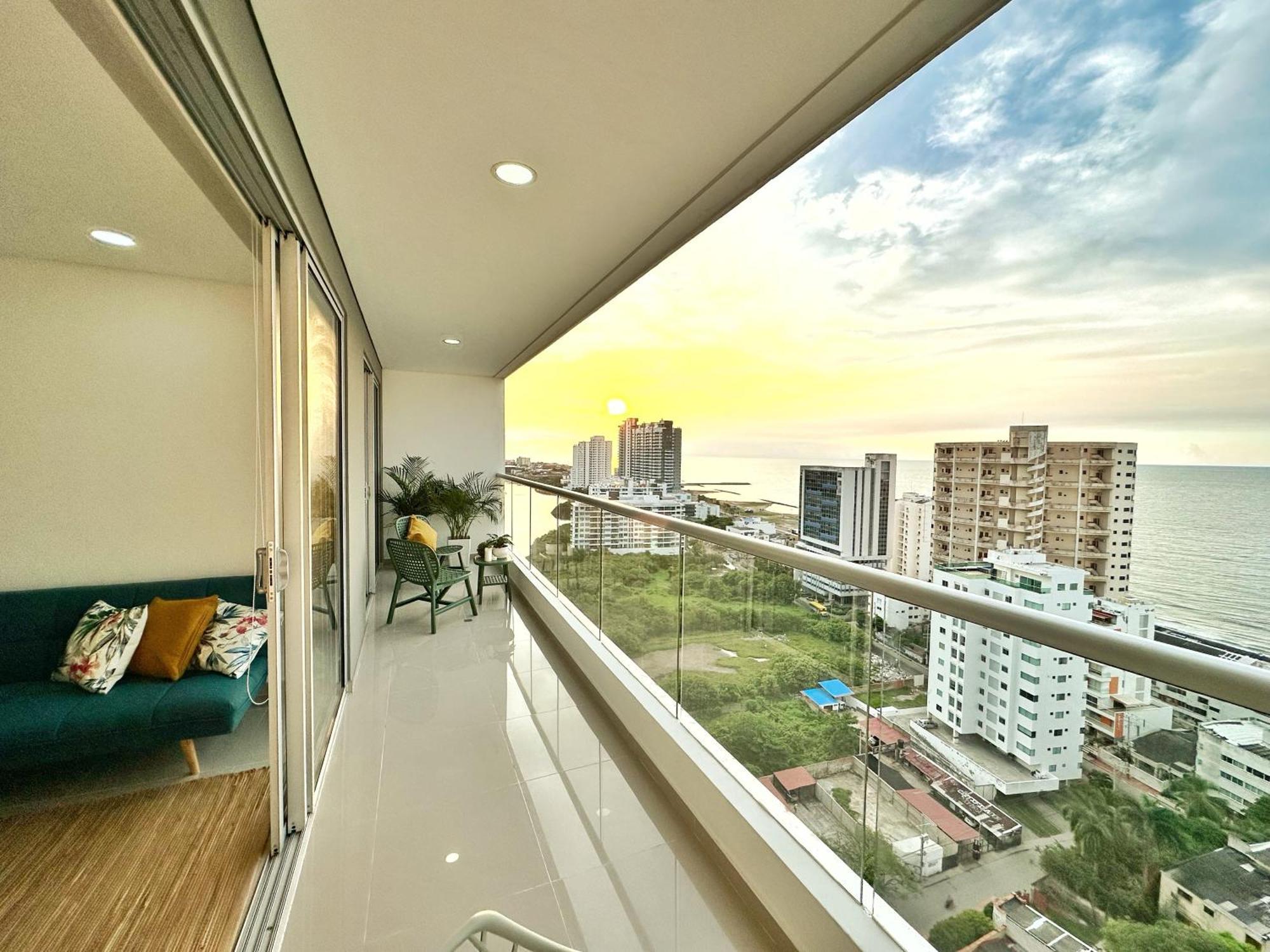 Espectacular Apartamento Piso Alto Con Excelente Vista Al Mar Y A La Ciudad Amurallada Apartamento *
